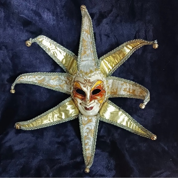 Beautifully Ornate Hand Made Wall Hanging Venetian Mask. - Picture 1 of 13